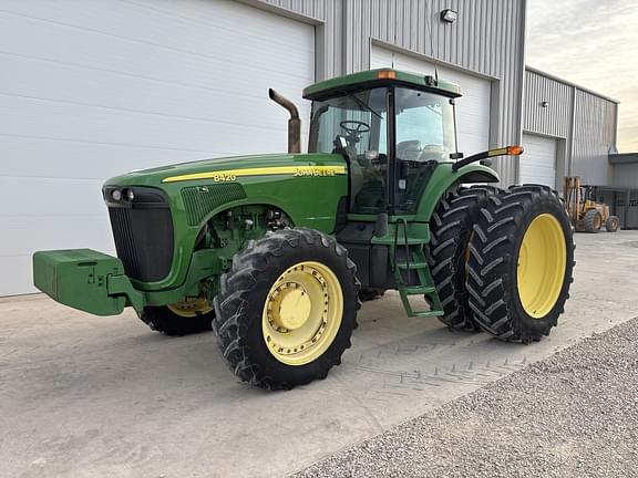 Image of John Deere 8420 equipment image 2