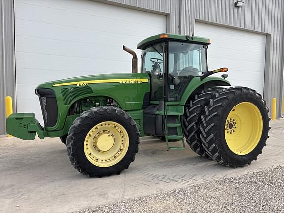 Image of John Deere 8420 equipment image 1