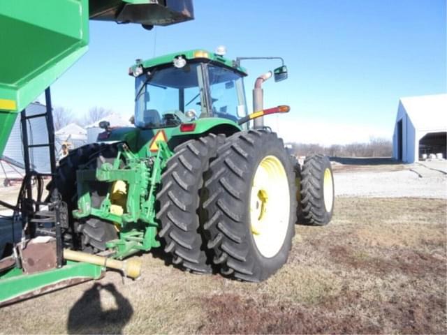 Image of John Deere 8420 equipment image 2