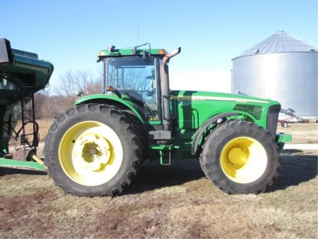 Image of John Deere 8420 equipment image 1