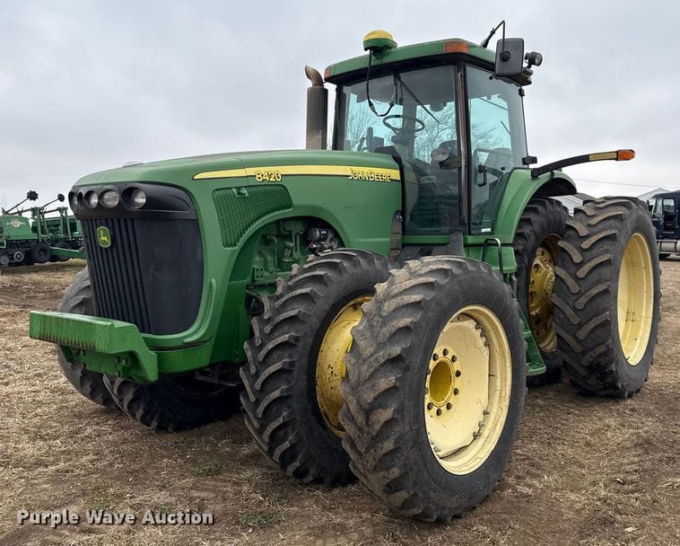 2002 John Deere 8420 Equipment Image0