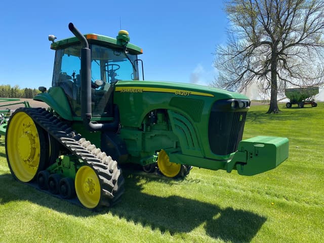 Image of John Deere 8420T equipment image 2