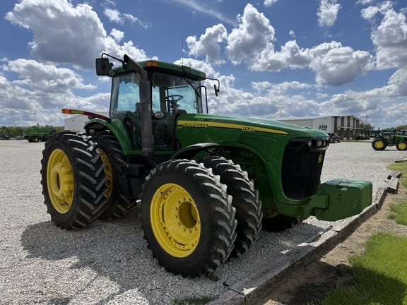 2002 John Deere 8520 Equipment Image0