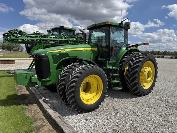 Image of John Deere 8520 equipment image 4
