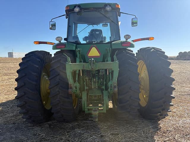 Image of John Deere 8520 equipment image 4