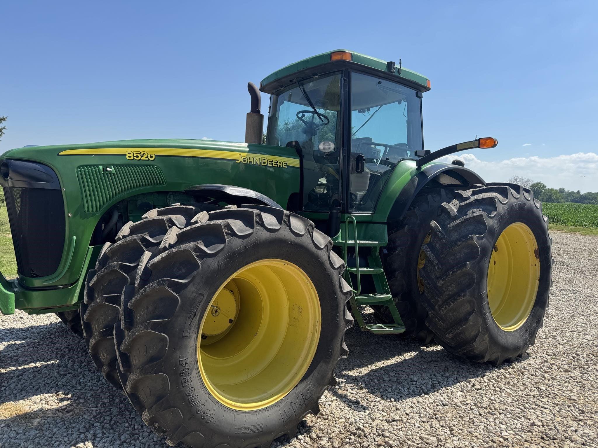 2002 John Deere 8520 Equipment Image0