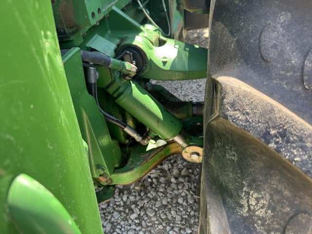 Image of John Deere 8520 equipment image 4