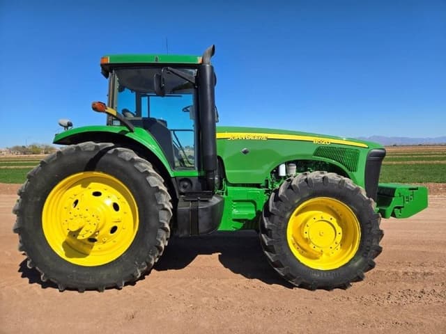 Image of John Deere 8520 equipment image 1