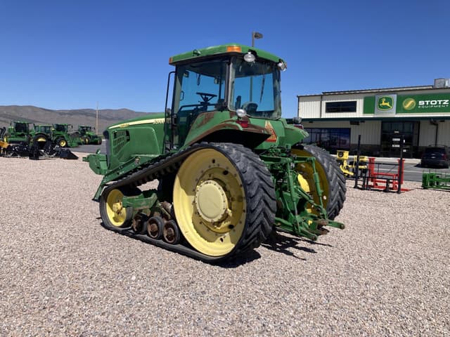 Image of John Deere 8520T equipment image 2