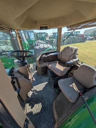 Image of John Deere 8520T equipment image 3