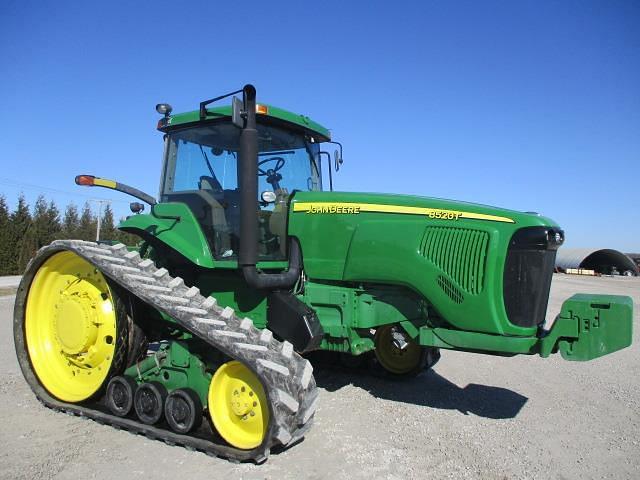 Image of John Deere 8520T equipment image 1