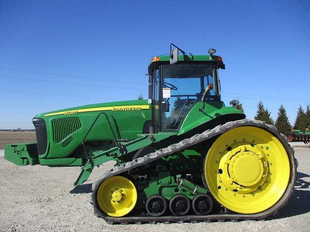 Image of John Deere 8520T equipment image 2