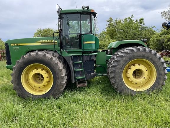 Image of John Deere 9220 equipment image 4