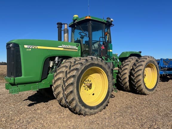 Image of John Deere 9220 equipment image 2