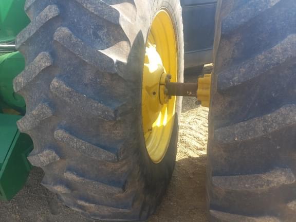 Image of John Deere 9220 equipment image 3