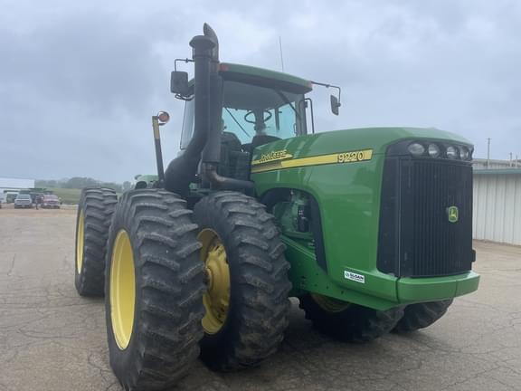 Image of John Deere 9220 equipment image 2