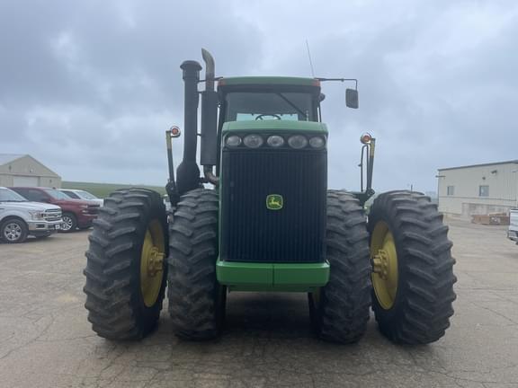 Image of John Deere 9220 equipment image 1