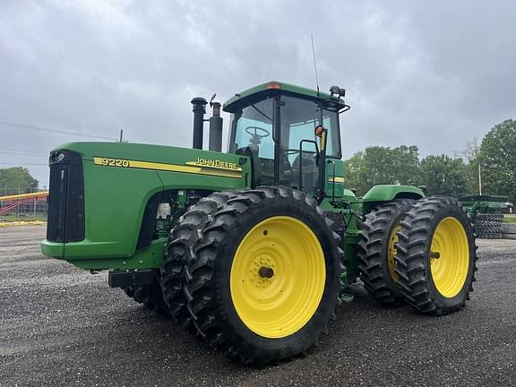 Image of John Deere 9220 equipment image 3