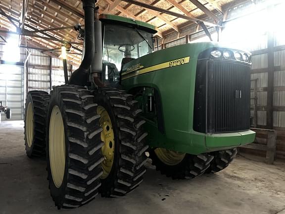 Image of John Deere 9220 equipment image 1