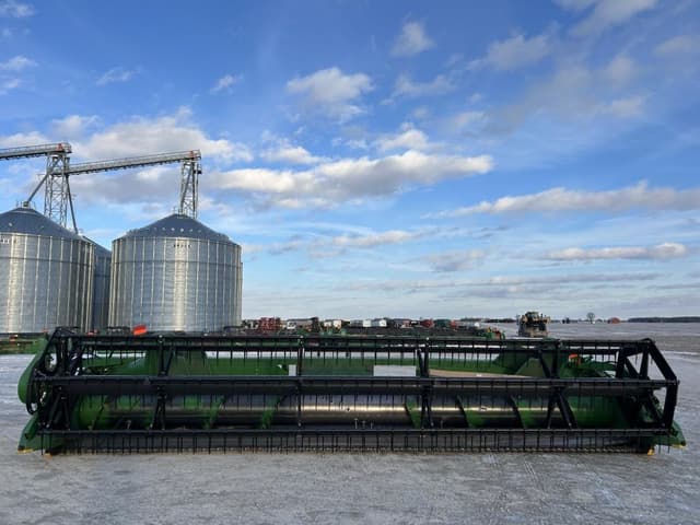 Image of John Deere 922F equipment image 4