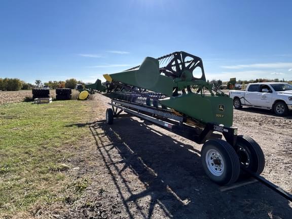 Image of John Deere 925F equipment image 4
