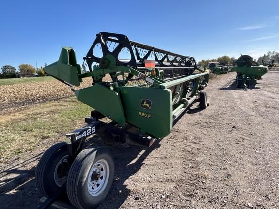 Image of John Deere 925F equipment image 2