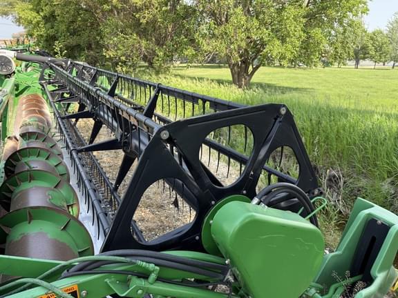 Image of John Deere 925F equipment image 2
