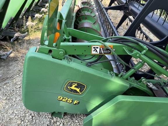 Image of John Deere 925F equipment image 4