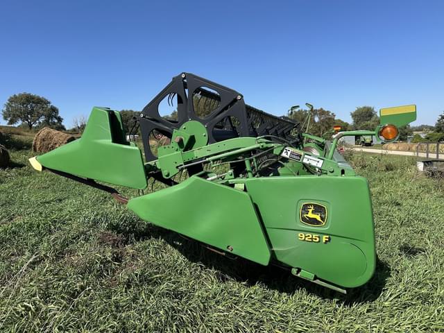 Image of John Deere 925F equipment image 2