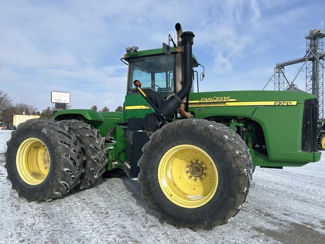 Image of John Deere 9320 equipment image 1