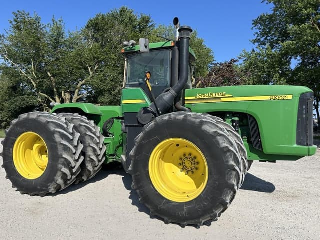 Image of John Deere 9320 equipment image 1