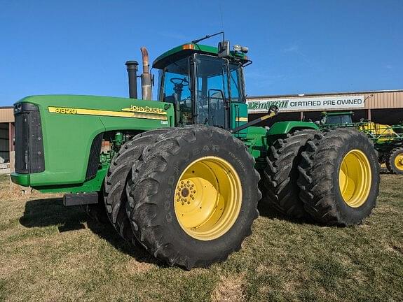 Image of John Deere 9320 equipment image 1