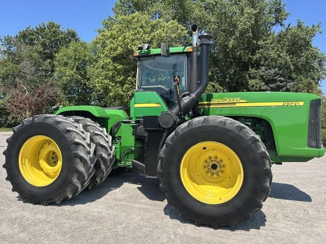 Image of John Deere 9320 equipment image 1