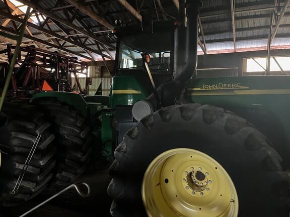 Image of John Deere 9520 equipment image 2