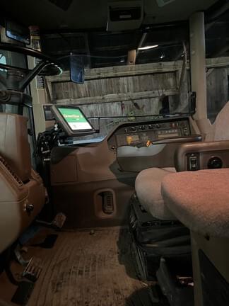 Image of John Deere 9520 equipment image 4