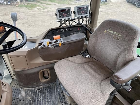 Image of John Deere 9520 equipment image 4