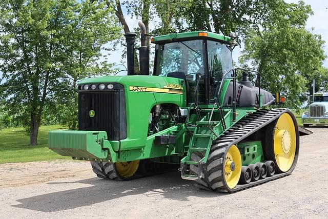 Image of John Deere 9520T equipment image 1
