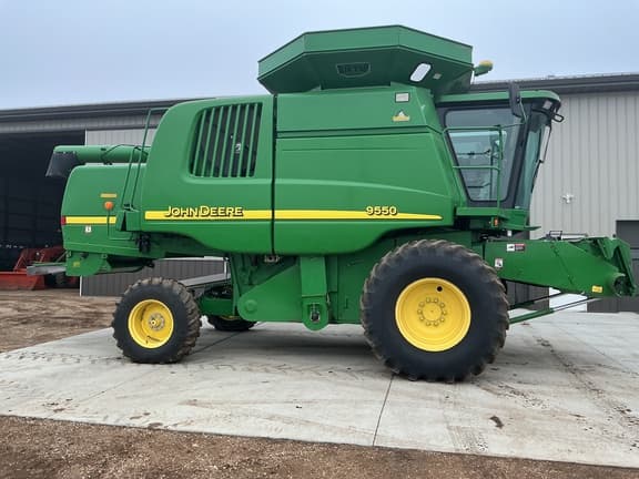 Image of John Deere 9550 equipment image 2