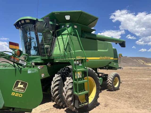 Image of John Deere 9550 equipment image 1