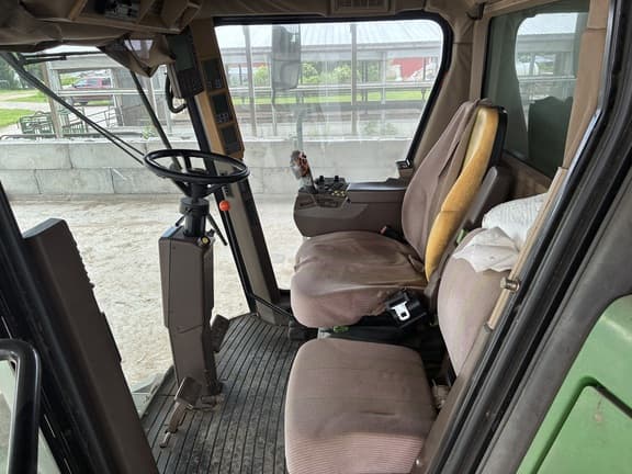 Image of John Deere 9550 equipment image 2