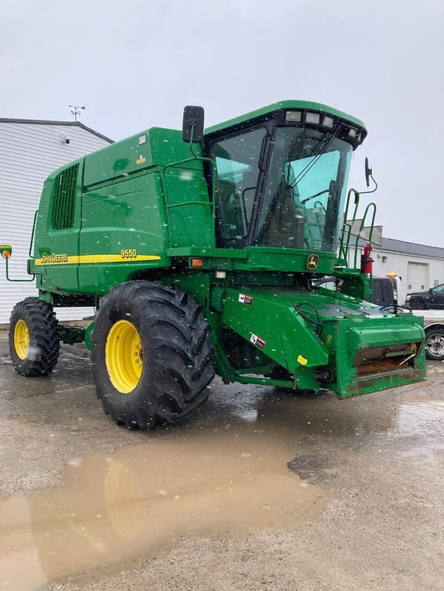 Image of John Deere 9550 equipment image 1