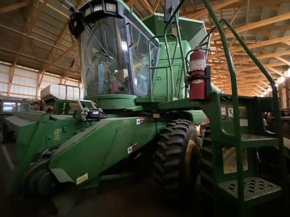Image of John Deere 9560 Primary image
