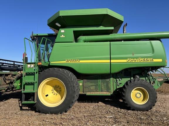 Image of John Deere 9750 STS equipment image 1
