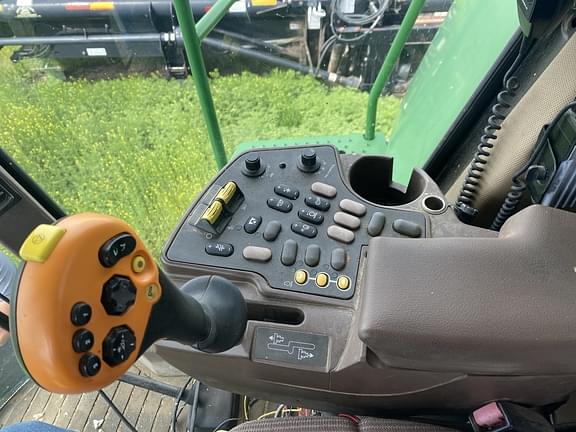 Image of John Deere 9750 STS equipment image 3