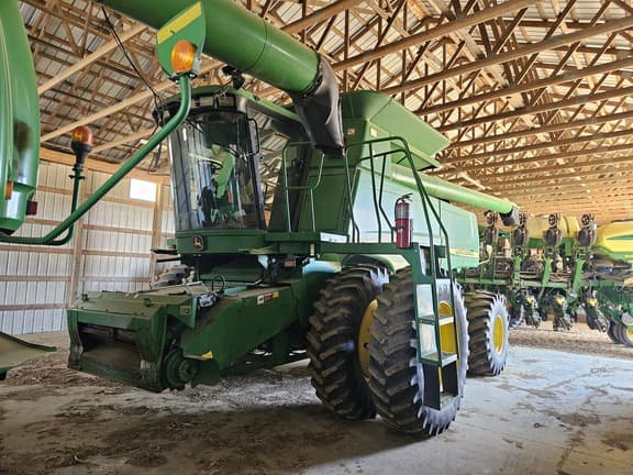Image of John Deere 9750 STS equipment image 3