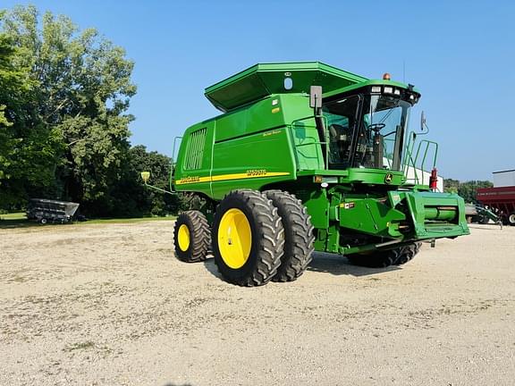 Image of John Deere 9750 STS equipment image 2