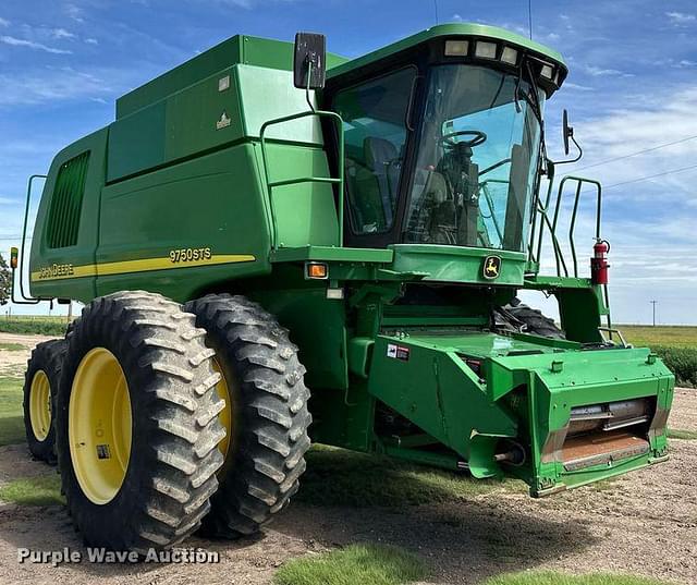 Image of John Deere 9750 STS equipment image 2