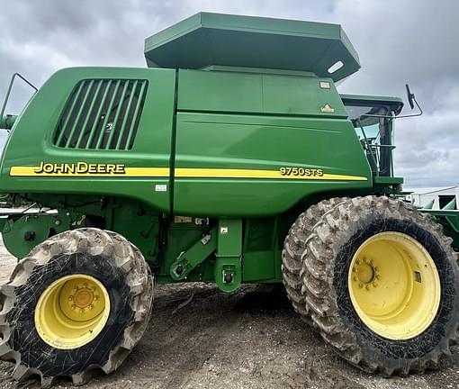 Image of John Deere 9750 STS equipment image 1