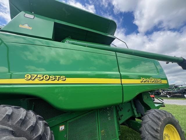 Image of John Deere 9750 STS equipment image 4
