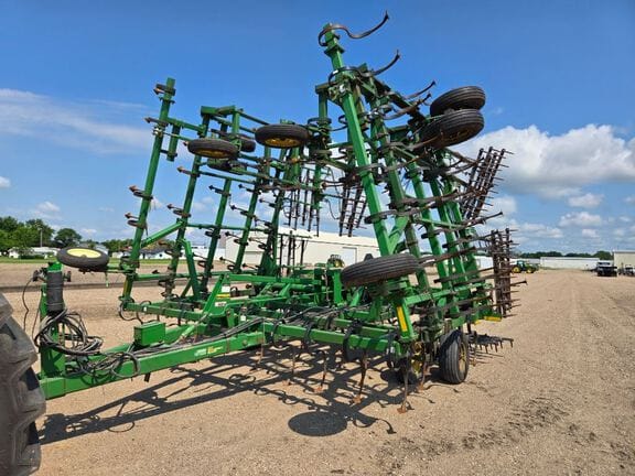 2002 John Deere 980 Equipment Image0